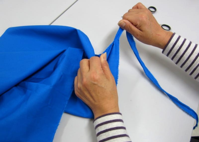 また切り込みから裂く