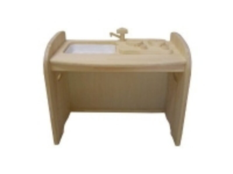 「ひのきキッチンテーブル」は水道、ホーローバットのシンク、2つのコンロ付き