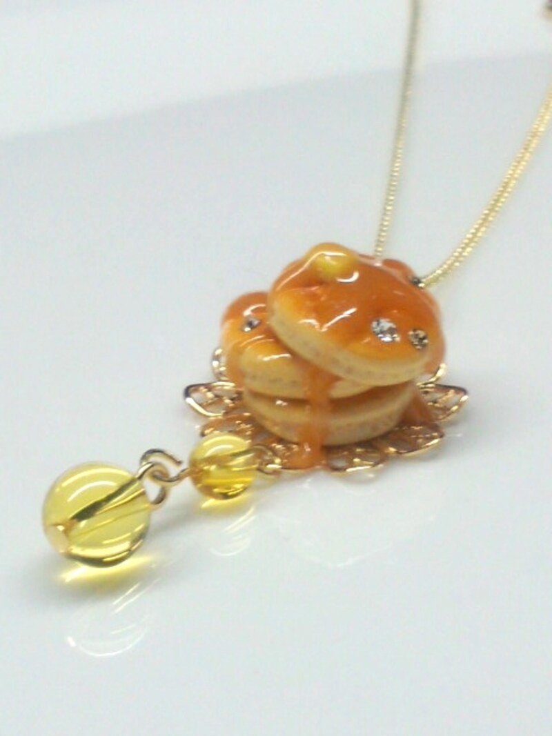 ふんわり優しいパンケーキのネックレス