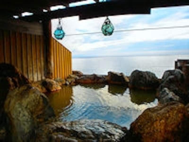 湯元漁火館の露天風呂