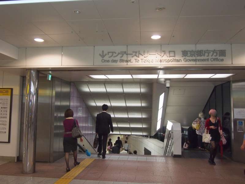 ここから先はまさに連絡通路でお店などはない。