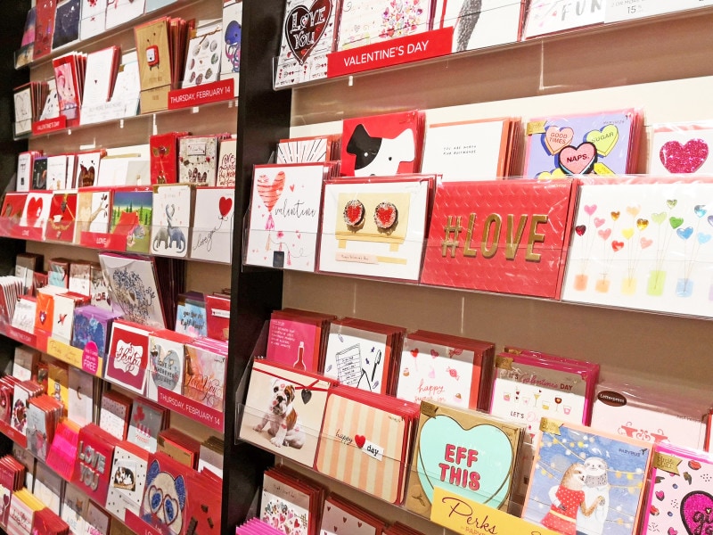 バレンタインカードがずらりと並ぶ「パピルス」