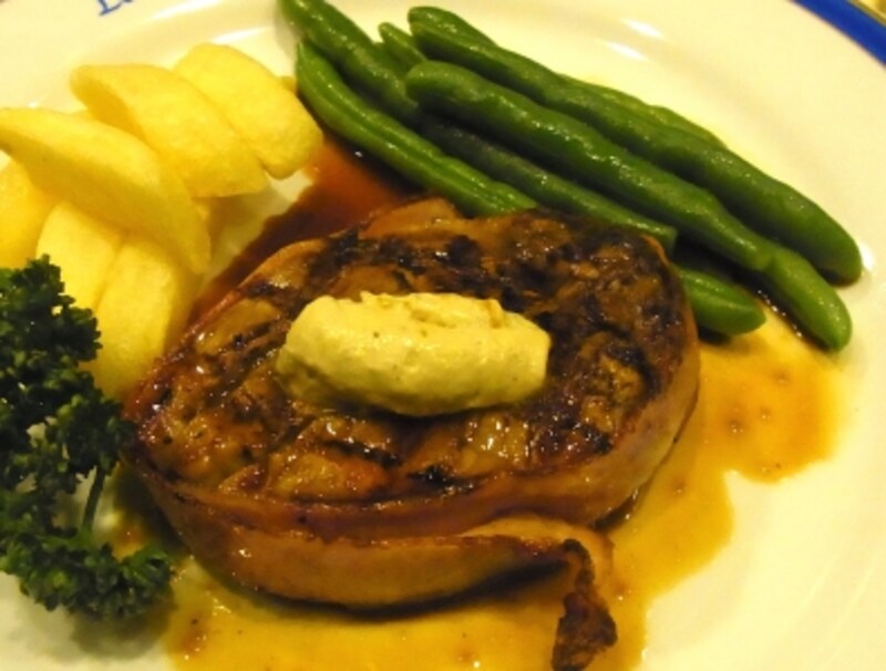 ヒレステーキ1200円（夜は1360円）