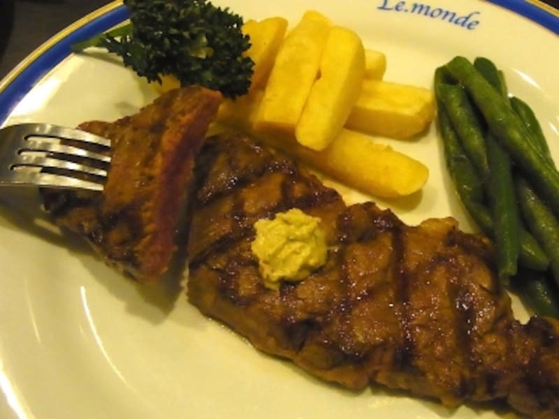 サーロインステーキ1100円（夜は1200円）