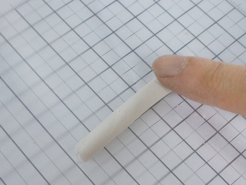 使用する銀粘土は10～15g位。