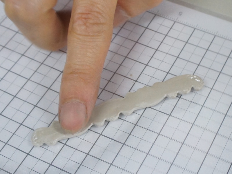 こうしておくと、木芯棒の周りにくっつきやすくなります。