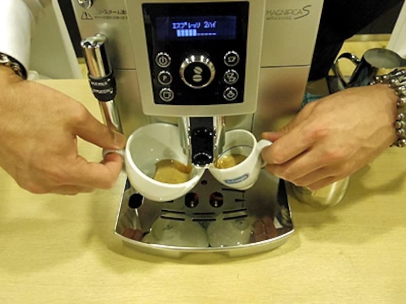 2/3 デロンギ・コンパクト全自動エスプレッソマシン [コーヒー 2/3 デロンギ・コンパクト全自動エスプレッソマシン [コーヒー