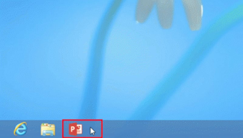 スタート画面の「デスクトップ」のタイルをクリックすると、デスクトップ画面に切り替わる。
