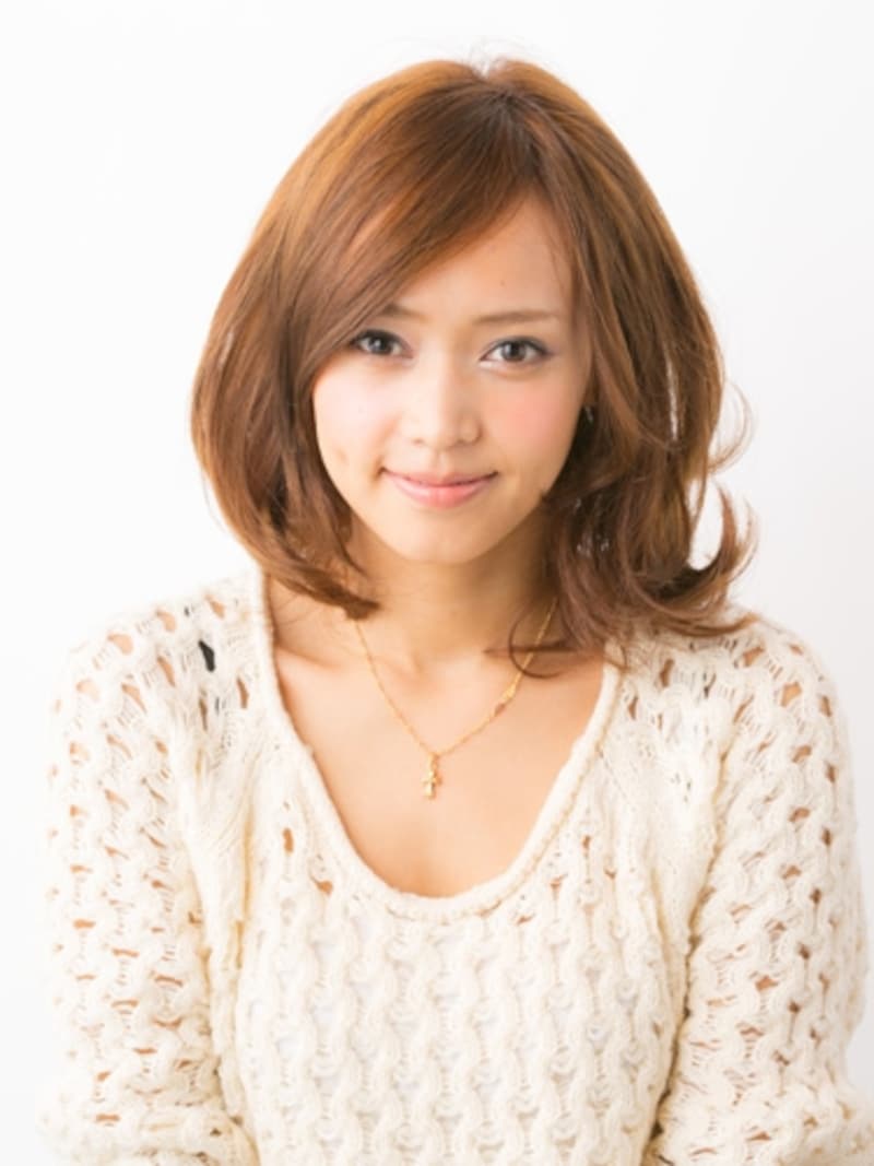 鎖骨下のミディアムレイヤー