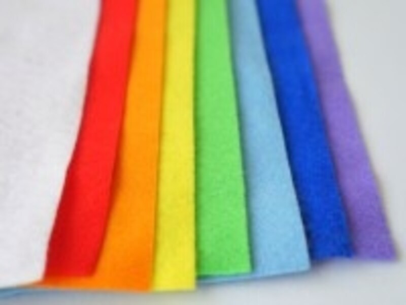 フェルトを並べる