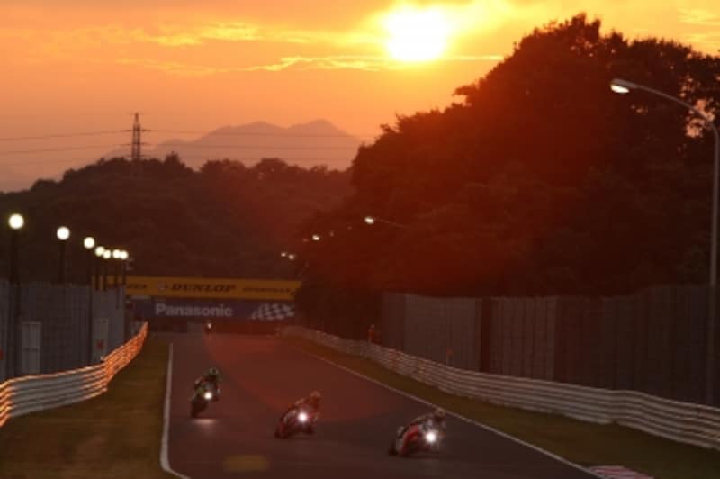 ナイトレース