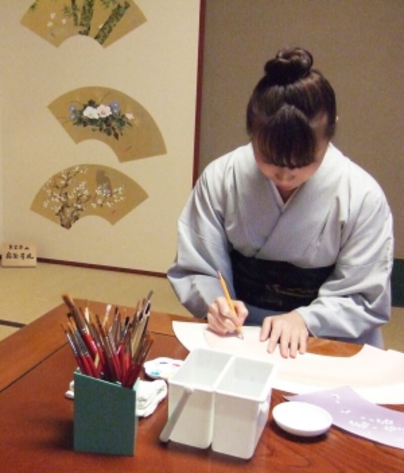 自分で描く 世界で一つだけの京扇子絵付け体験 京都の観光 旅行 All About