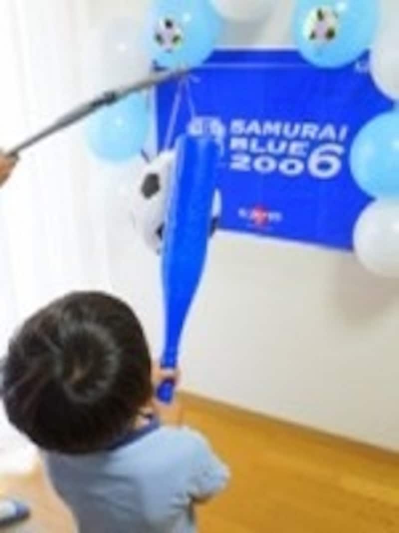 ピニャータを叩く