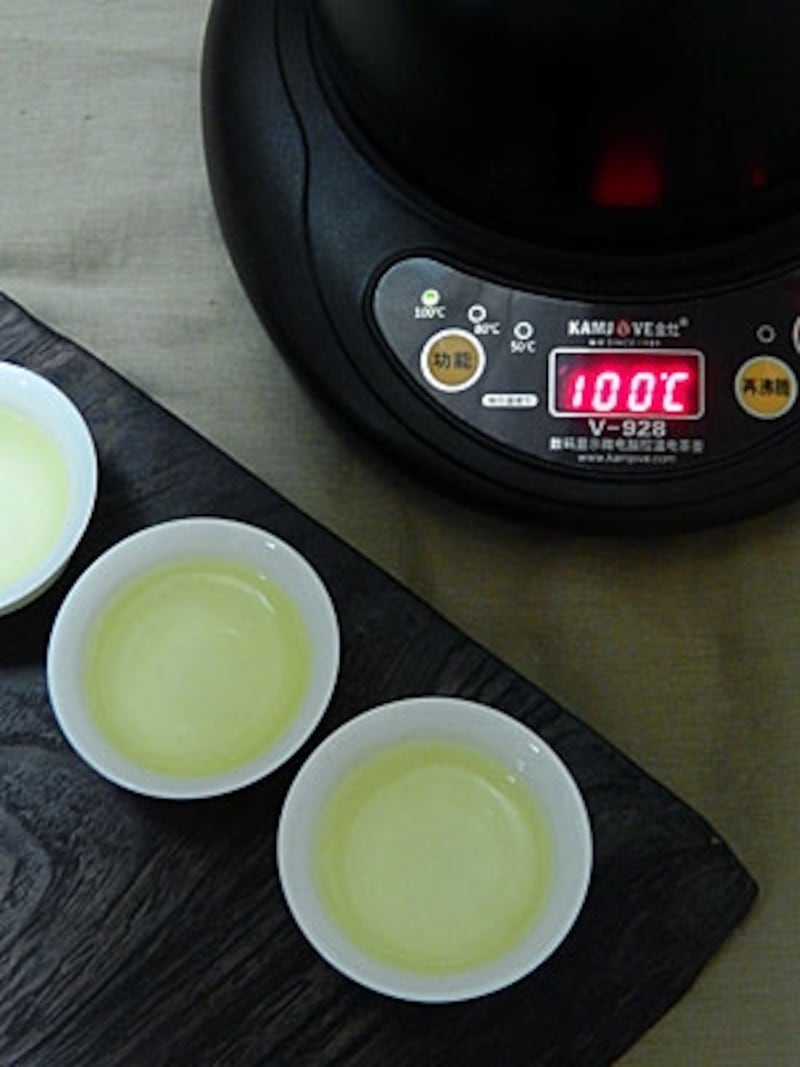 湯温が一目で分かる電気ケトル