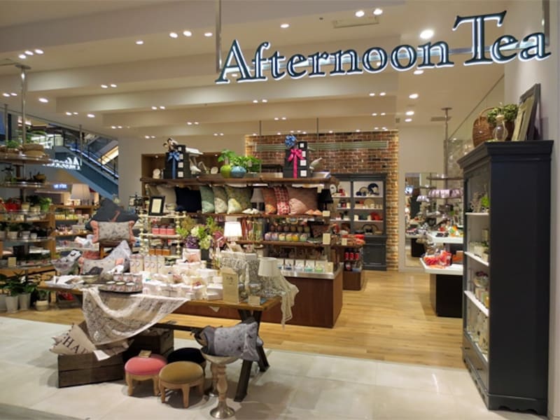 「Afternoon Tea LIVING ReMIX」は、Fusion of Old&Newをテーマにした限定商品が多数そろいます。温もり感あふれるカフェも併設