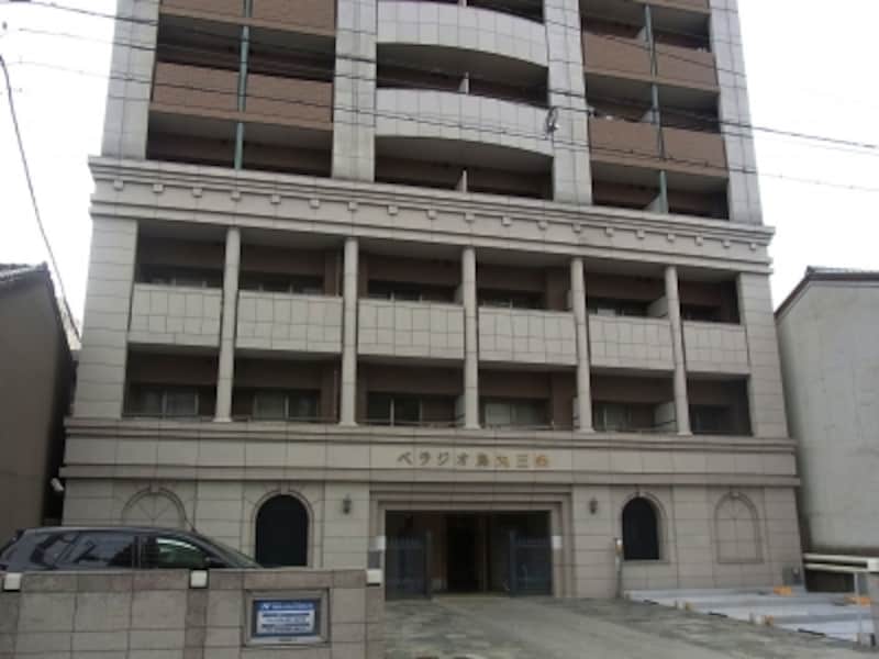 マンション、新町通