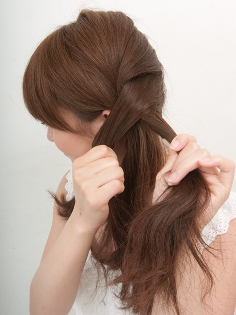 ざっくり取った毛束にすると柔らかさが出る