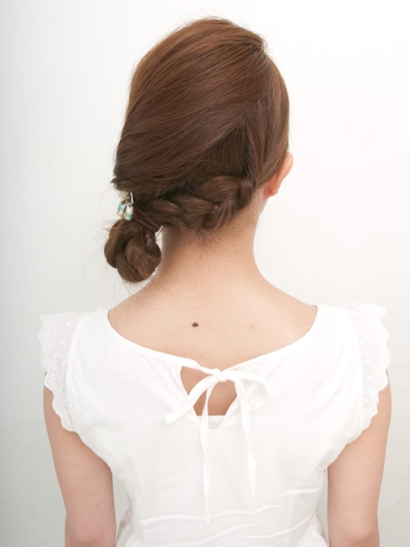 簡単で涼しい！暑さや湿気に負けないまとめ髪アレンジ