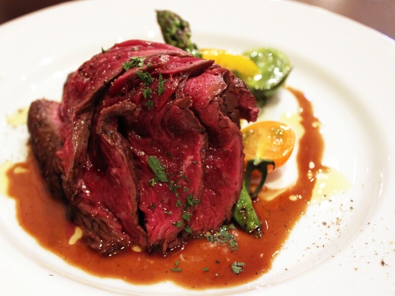 「牛ハラミのタリアータundefined～ワイルドターキー（バーボン）のソース～」undefined1800円