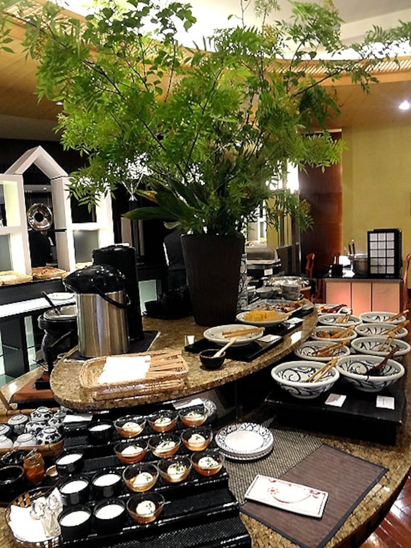 SATSUKI 和食のブッフェ台