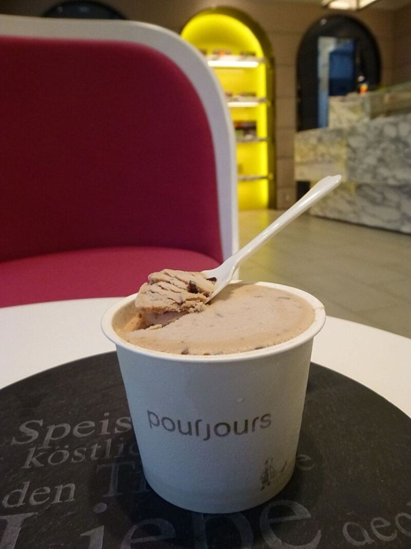 プールジュール店内