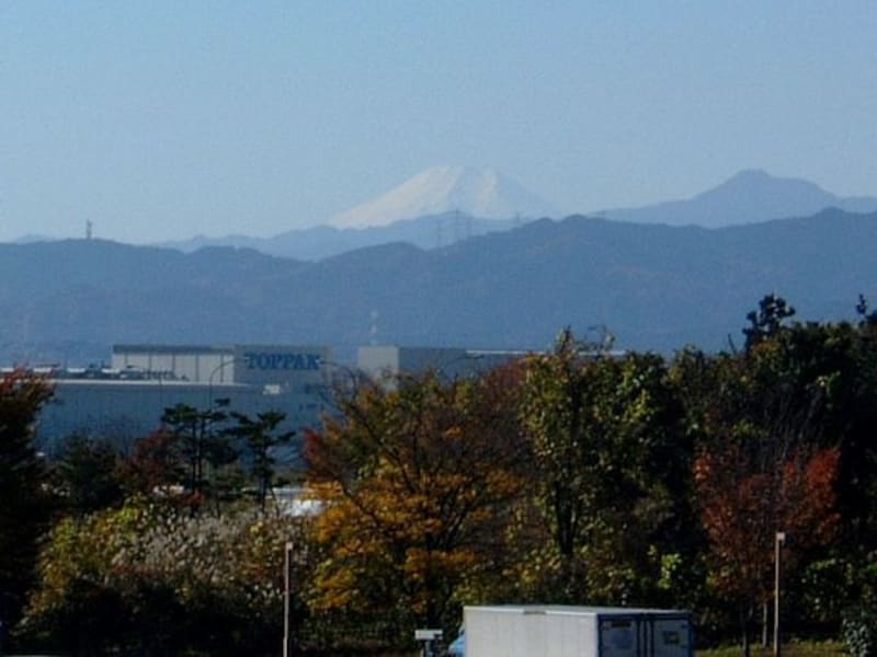 関越自動車道 高坂サービスエリア（下り線）から眺める富士山