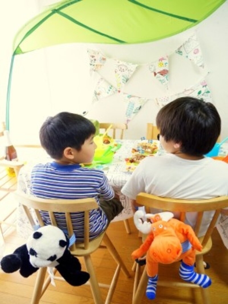 パーティー中の子ども達