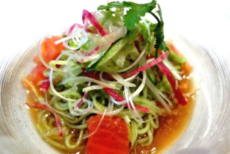 トマトと黄瓜の翡翠冷麺
