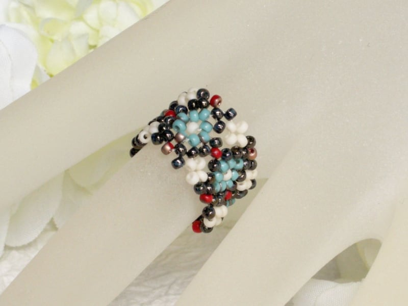 ハイブリッドシードビーズの花柄リング