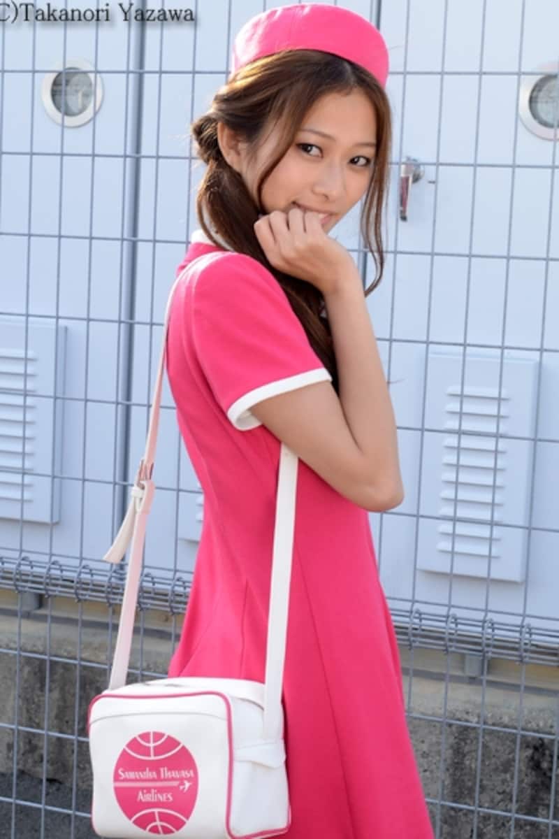 飯井希枝／サマンサタバサアテンダント