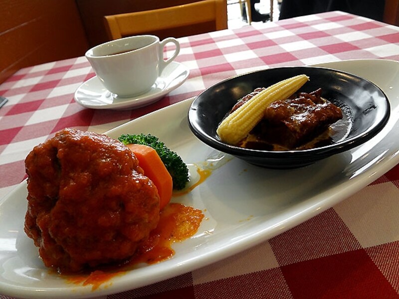 銀座木村屋グリル トマト煮込みビーフハンバーグ＆銀座木村屋ビーフシチュー