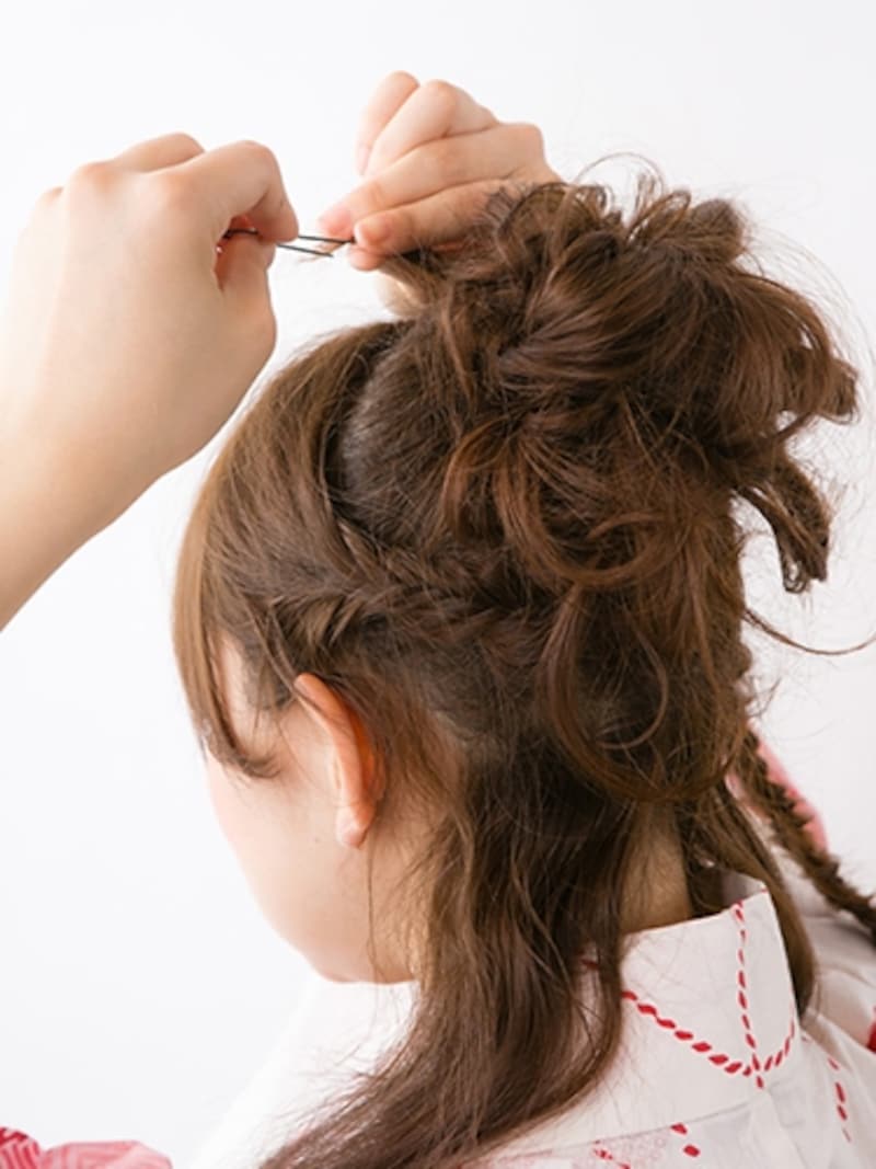 フィッシュボーンの網目も指でほぐす