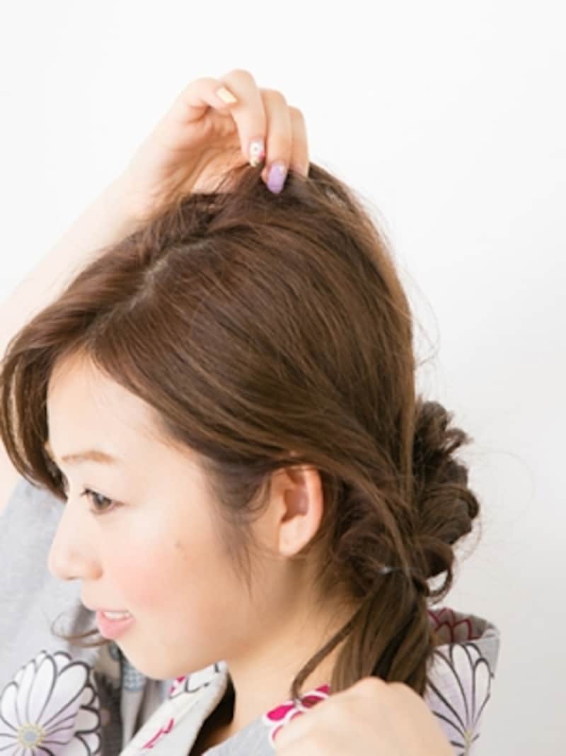 ロング浴衣 後ろ姿も大人っぽいねじりシニヨンヘア 浴衣ヘアアレンジ All About ロング浴衣 後ろ姿も大人っぽいねじりシニヨンヘア 浴衣ヘアアレンジ All About