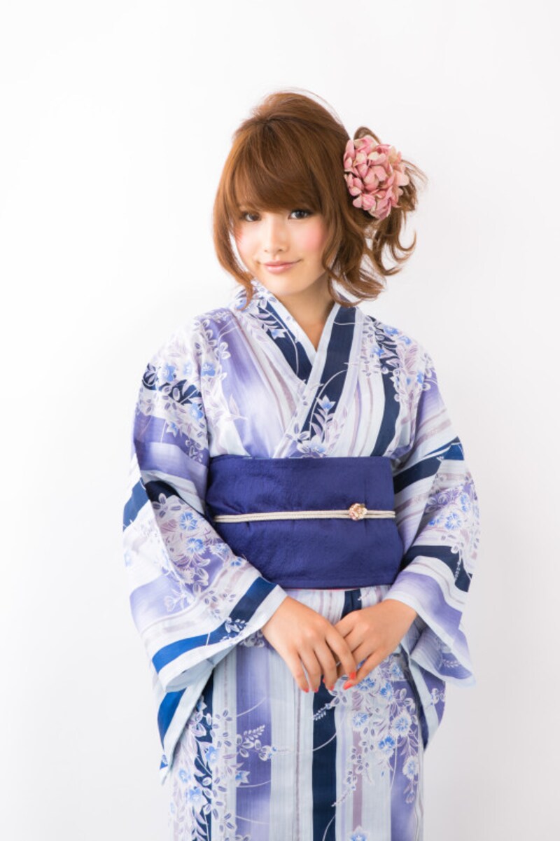 シックな色とストライプが涼し気な浴衣