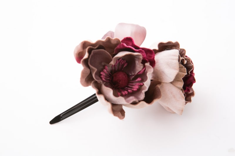 大人っぽいお花のヘアクリップ