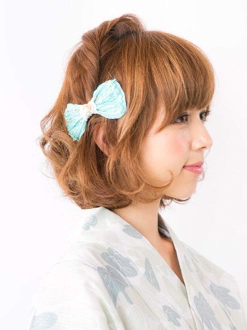 ボブ浴衣・ねじってサイドに留める変形ポンパドール