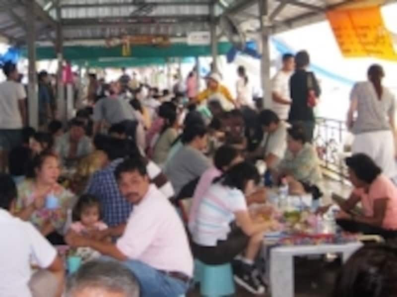 水上マーケット