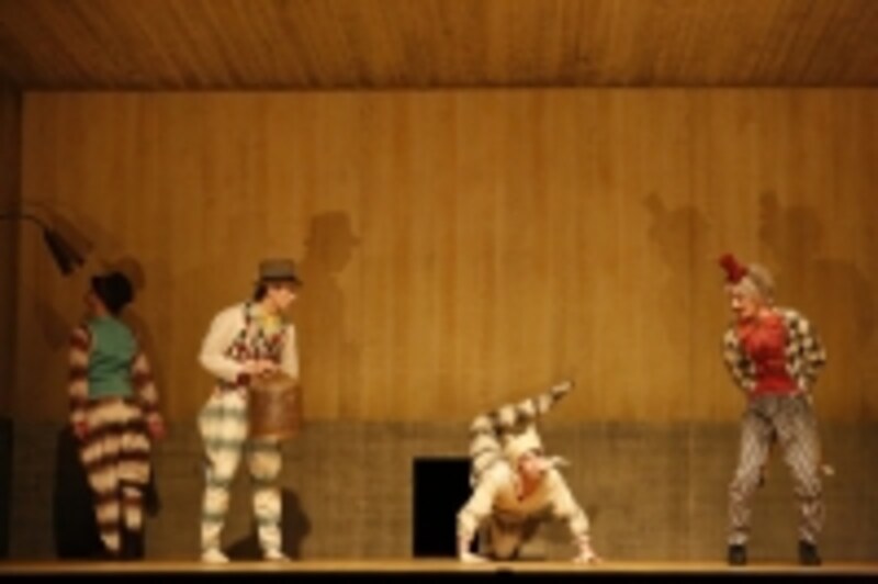 『100万回生きたねこ』左から柳本雅寛、大貫勇輔、森山未來、藤木孝undefined撮影：渡部孝弘