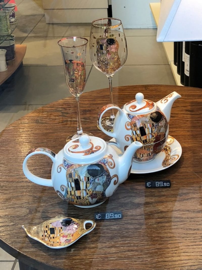 クリムトの食器