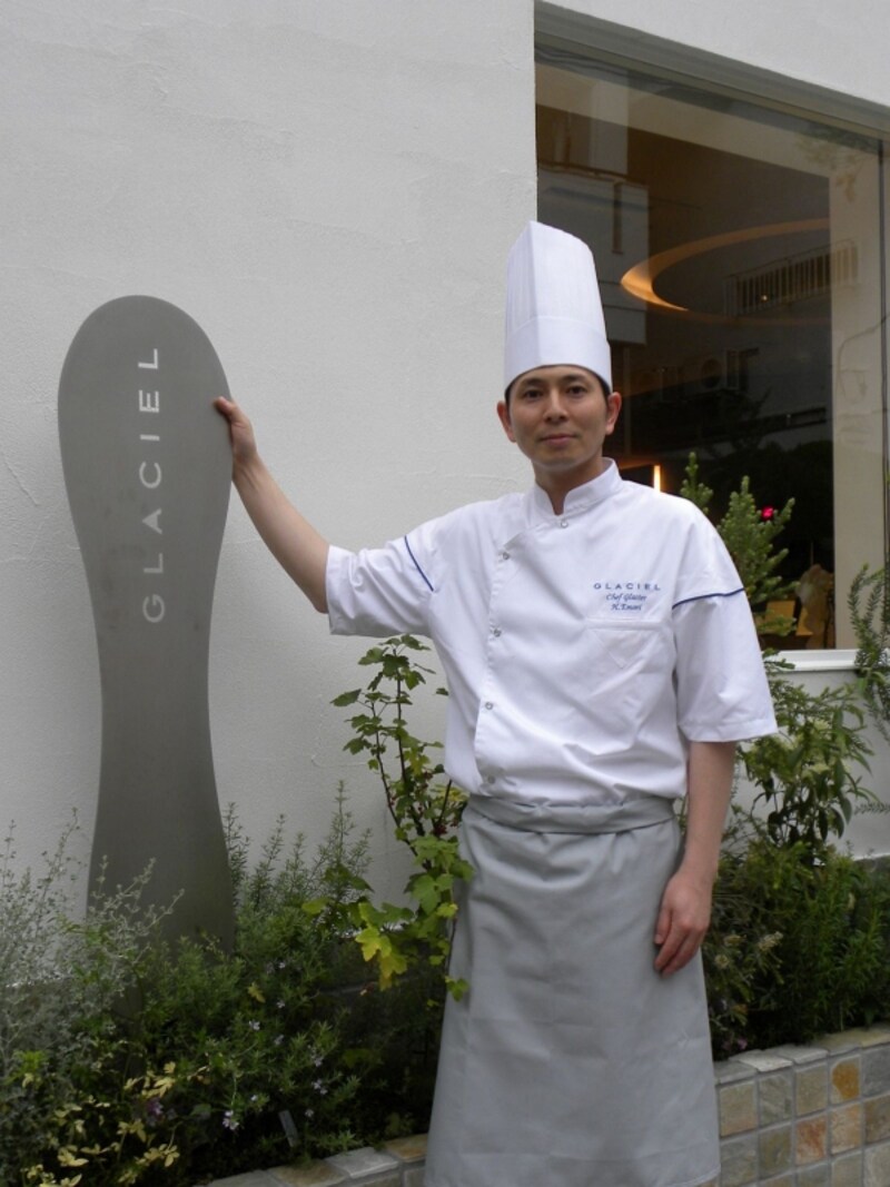 「グラッシェル」のシェフパティシエ・グラシエの江森宏之氏