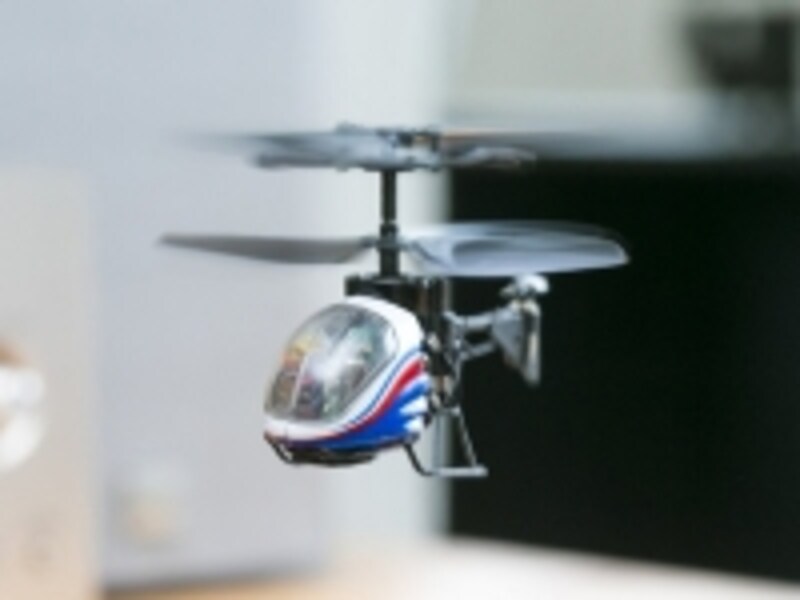 デスクスペースでも遊べる、高い機動性能魅力