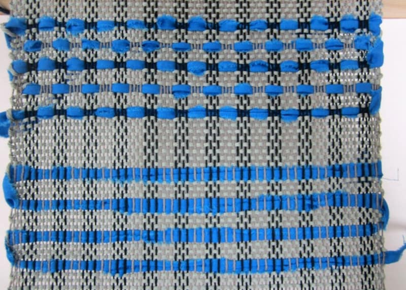 たて糸の使い方の違い