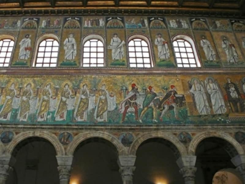 サンタポリナーレ・ヌオヴォ聖堂のモザイク