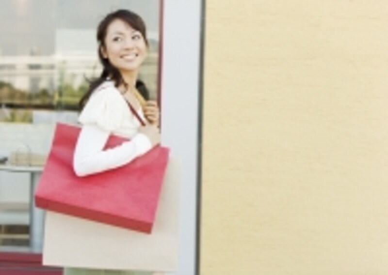 目先の安さで衝動買いすると、クローゼットの肥やしを増やすだけでお金は減らすという結果に