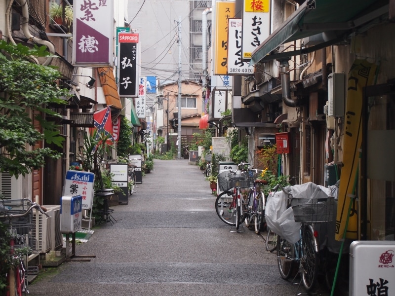 ほんのちょっとした商店街だが、味わい深い
