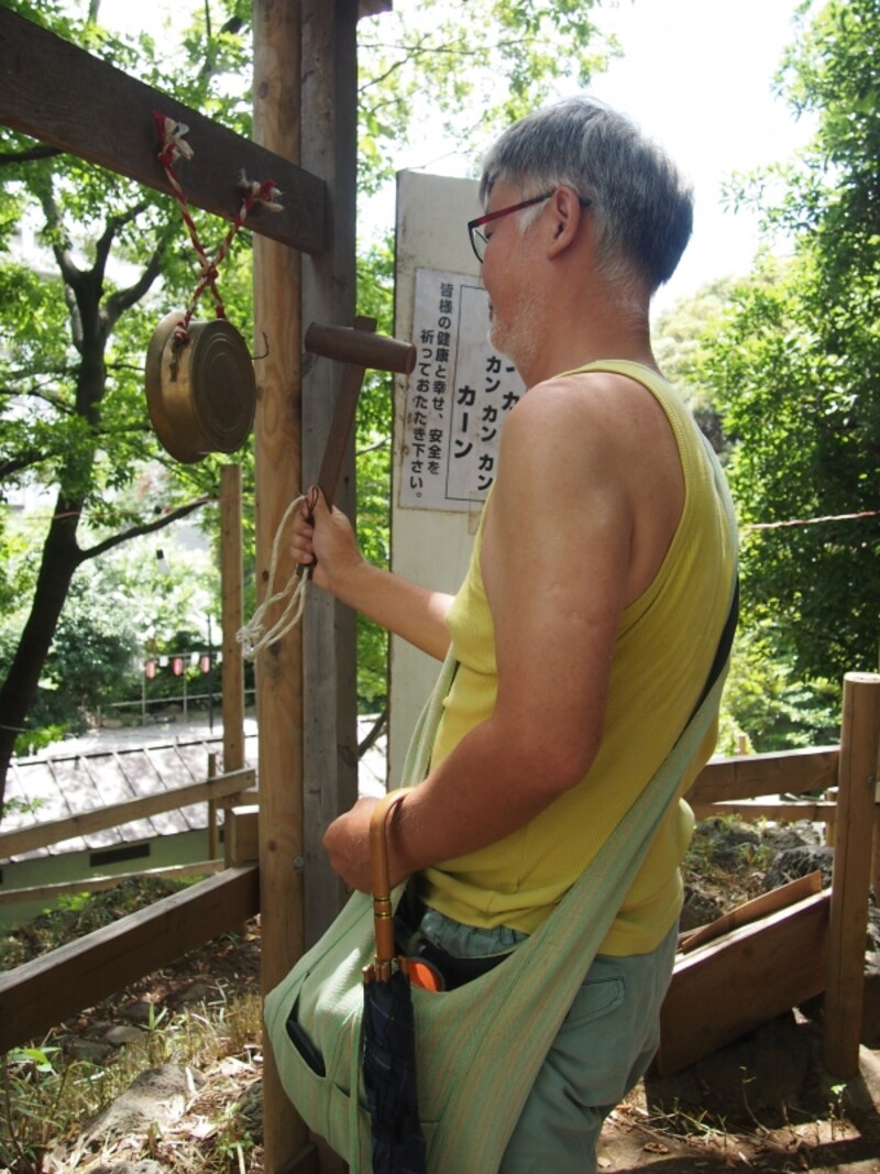 健康と幸せ、安全を祈って叩くのだそうだ