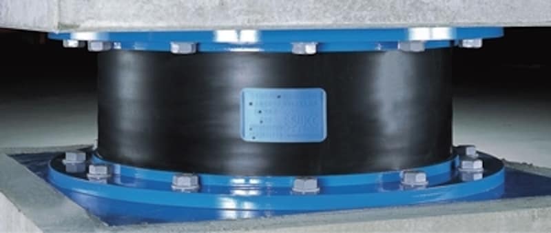 免震構造を支える積層ゴム※参考写真