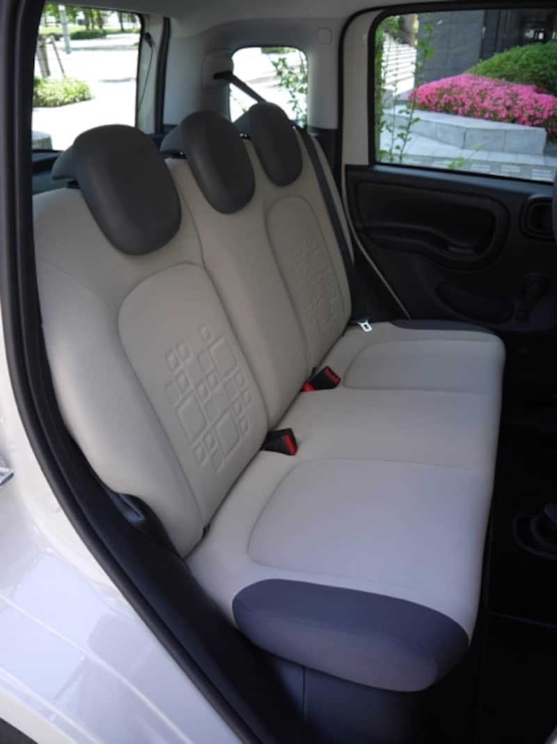 フィアット・パンダ後席