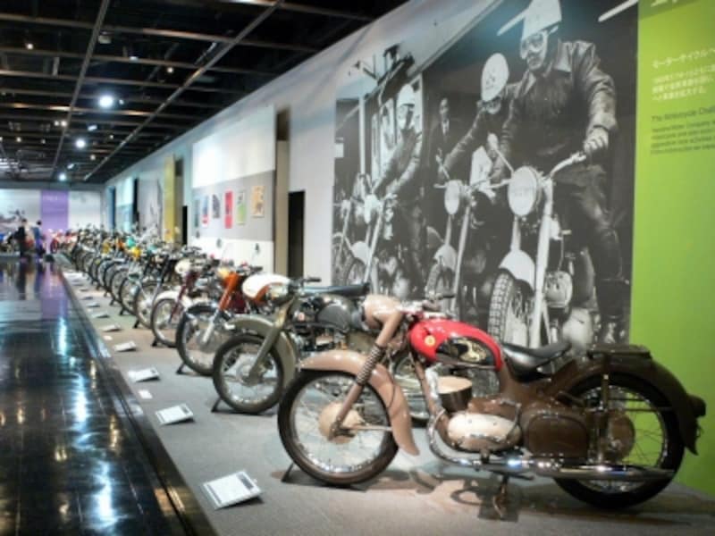 ヤマハコミュニケーションプラザ展示ならび