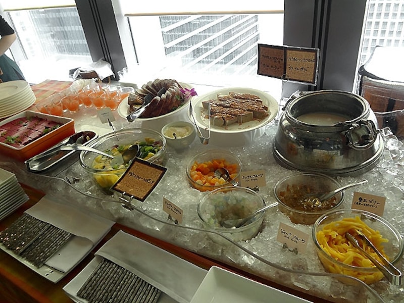 マンゴツリー東京 デザートブッフェ台